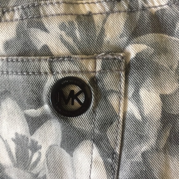 MICHAEL Michael Kors Floral Print Jeans, size 6 - Picture 2 of 4